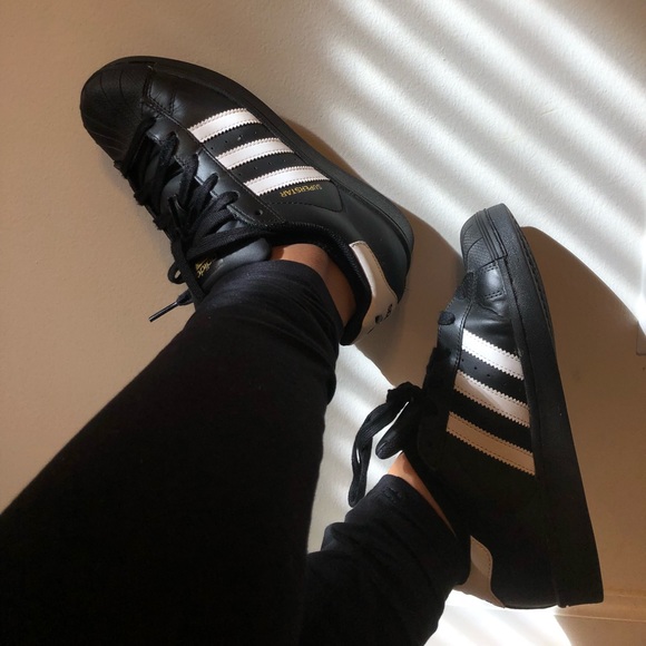 Adidas black/white Superstars - Picture 2 of 6